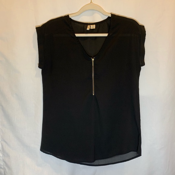 Japna Top - Picture 2 of 10